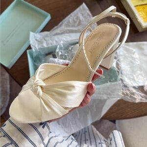 Bella Belle Women's Ivory Satin Heels